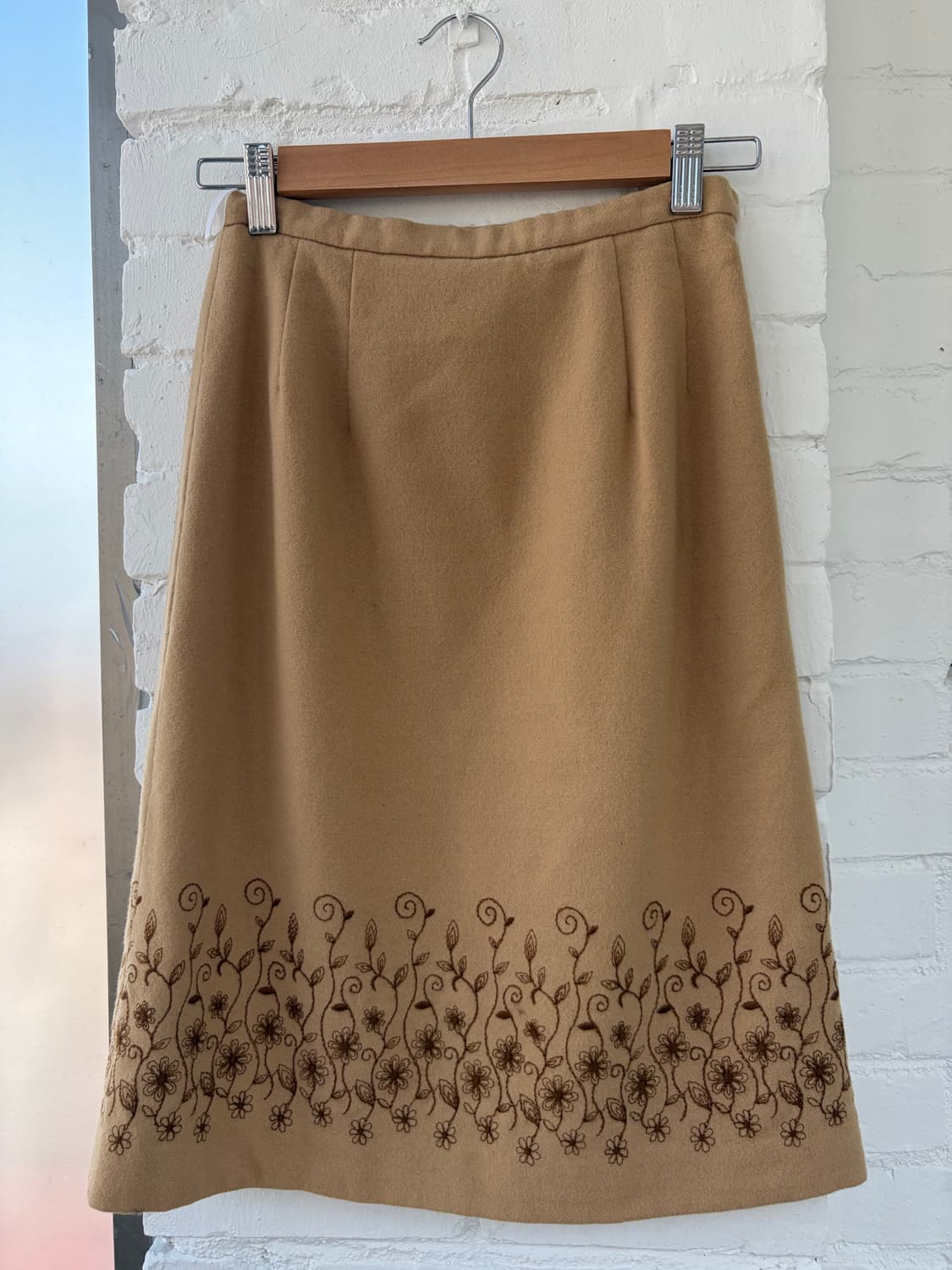 #12 Camel Floral Border Midi Skirt 상품이미지1