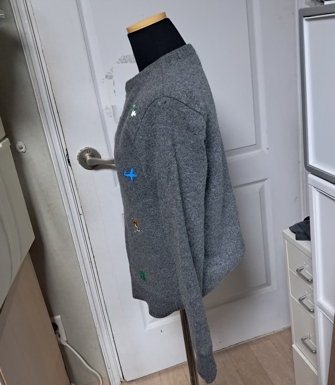 카스텔바작 자수 여성 방풍 니트 95(약66~날씬77) 상품이미지2