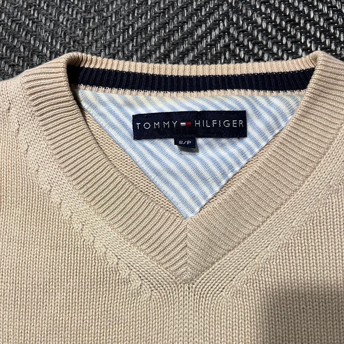 TOMMY HILFIGER 타미 브이넥 니트 상품이미지4