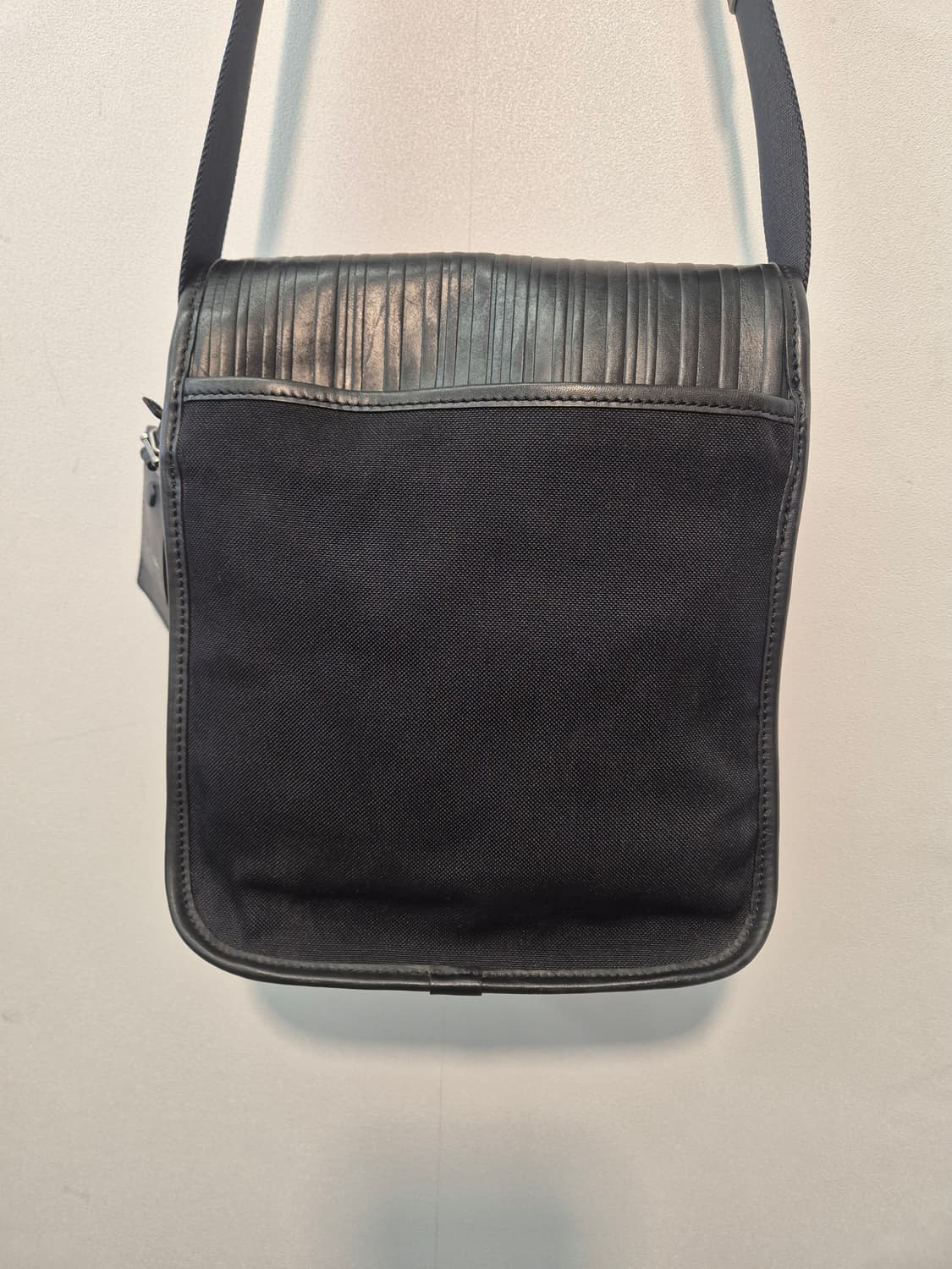 폴스미스 브랜드의 남성용 크로스백
 상품이미지4