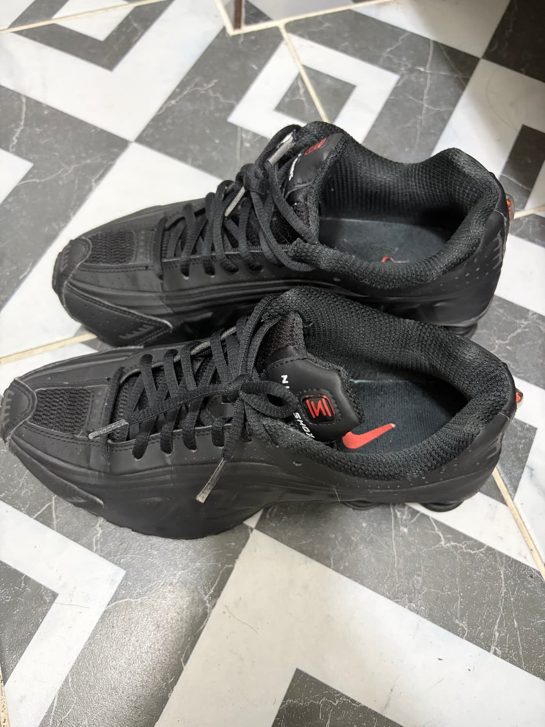 나이키 샥스 R4 블랙 상품이미지3