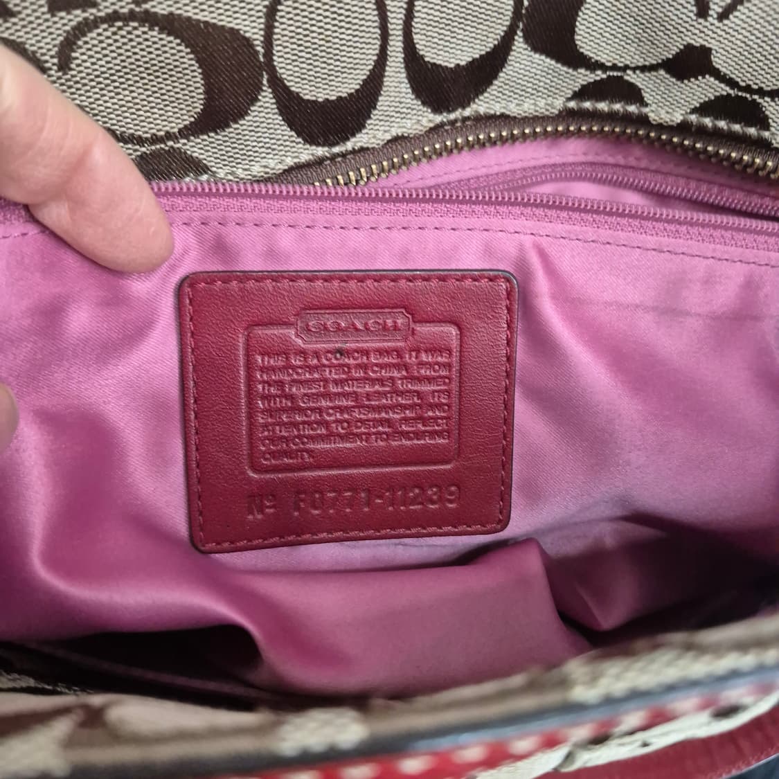 코치 시그니처 숄더백 상품이미지7