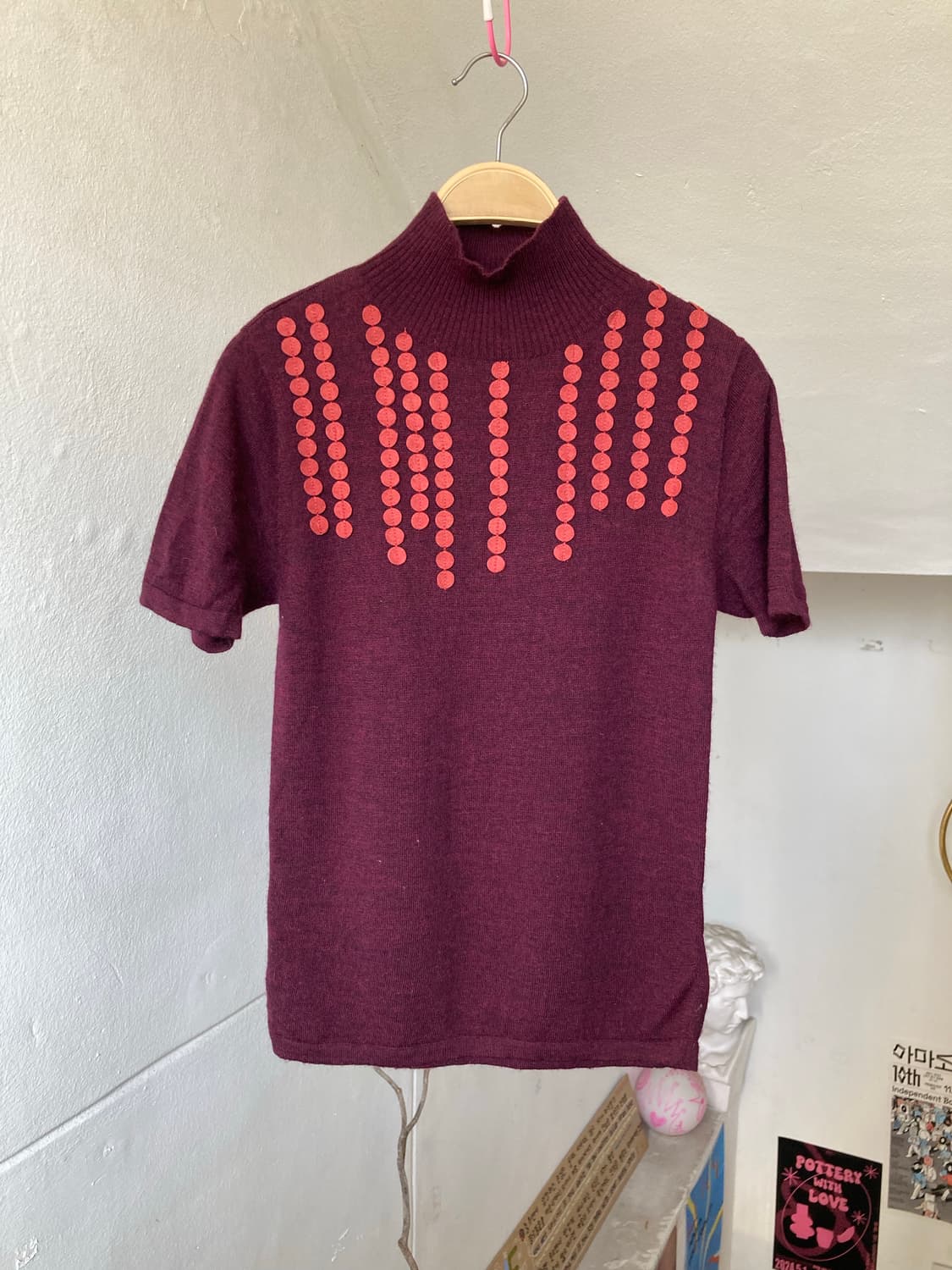 울 버건디 디테일 반팔 니트탑 상품이미지1