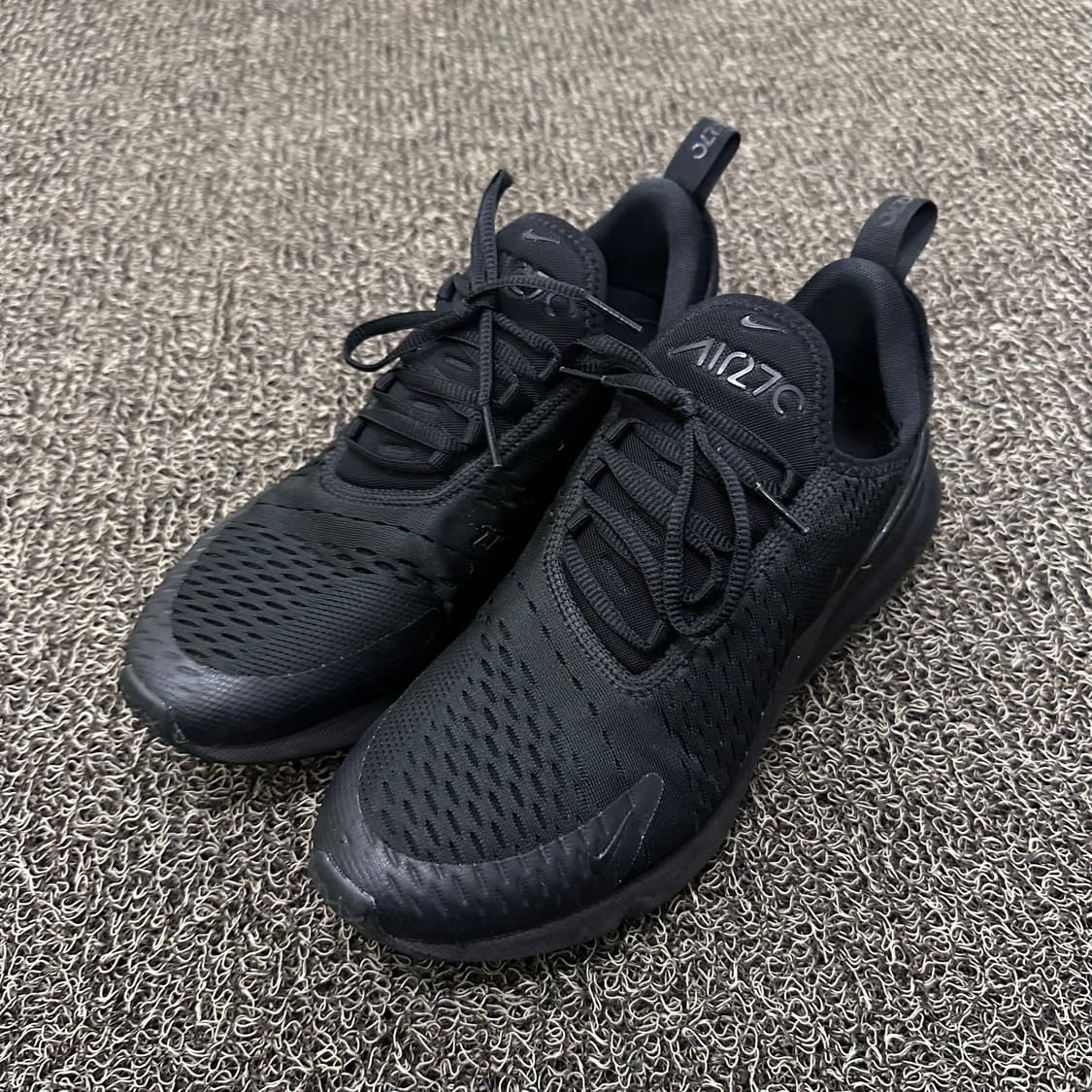 NIKE 나이키 에어맥스 270 올블랙 운동화 270사이즈 상품이미지2