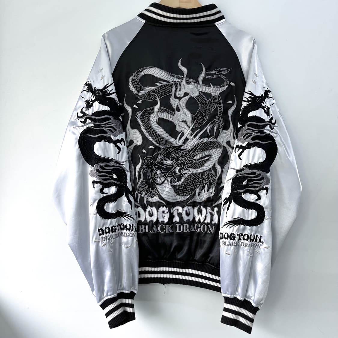 독 타운 90s 블랙 드래곤 수베니어 사틴 스카쟌 상품이미지7