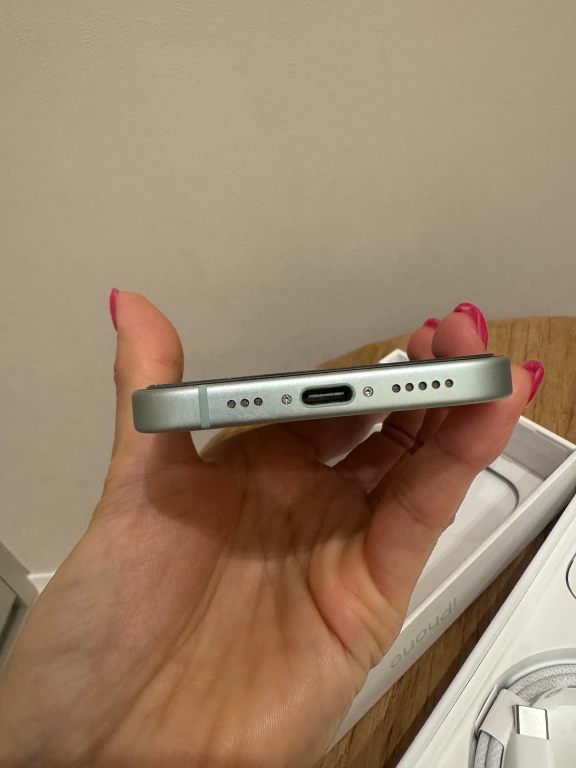 [최최상급! 상태 거의완벽!]민트 아이폰 15 256GB 육안으로보이는  상품이미지7