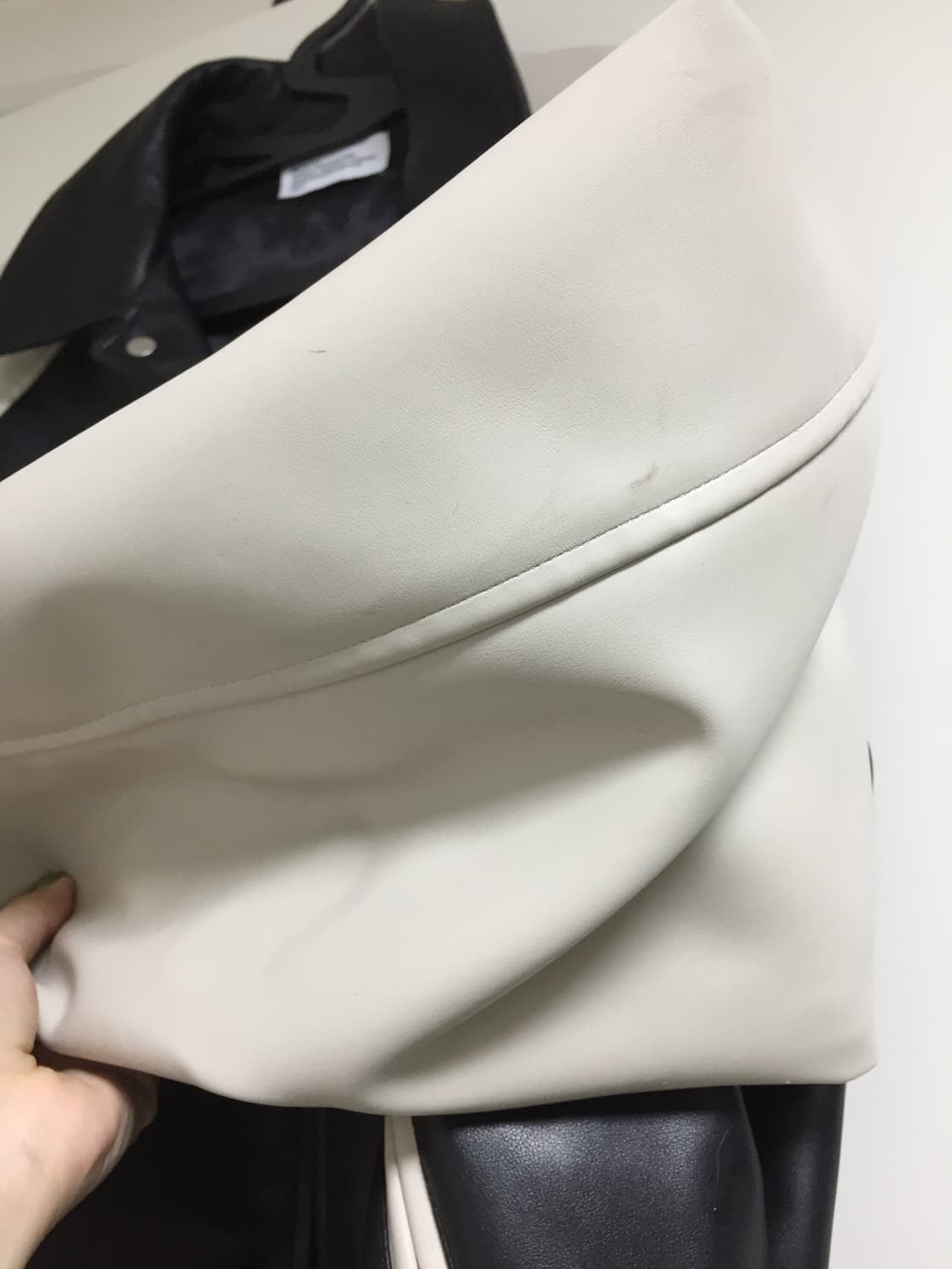 파르티멘토 바시티 비건 레더 자켓 블랙 상품이미지6