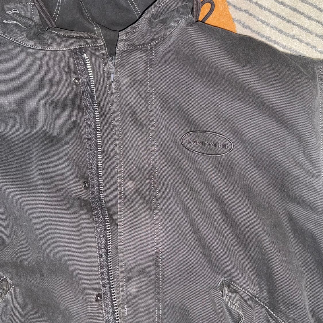 [L] 디스이스네버댓 Overdyed M51 Parka Black 상품이미지4