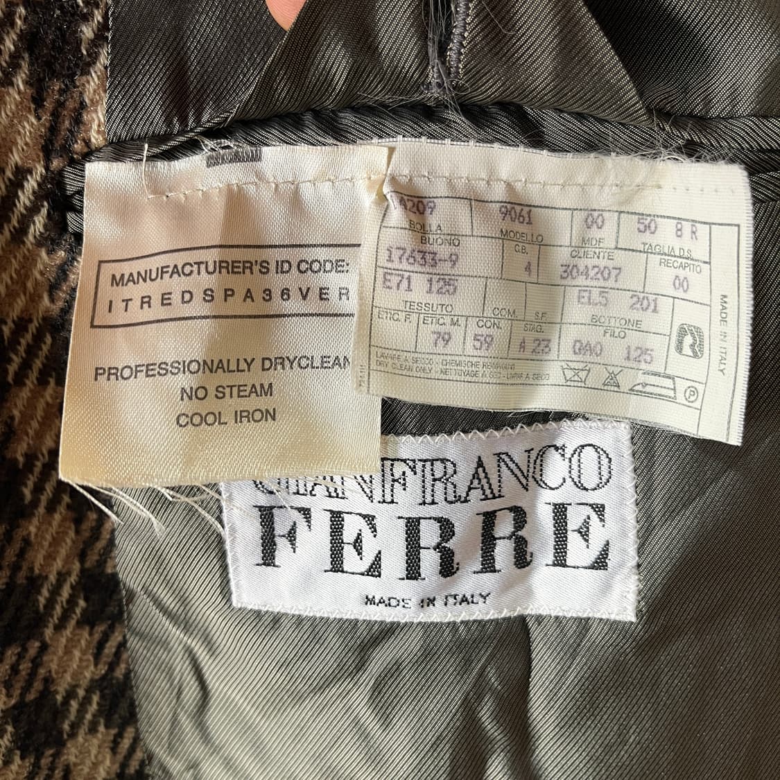 90s 지안프랑코 페레 뉴트럴체크 테일러드 자켓  상품이미지6