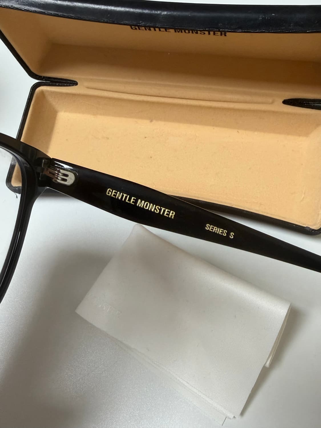 젠틀몬스터 ATA 01 상품이미지4