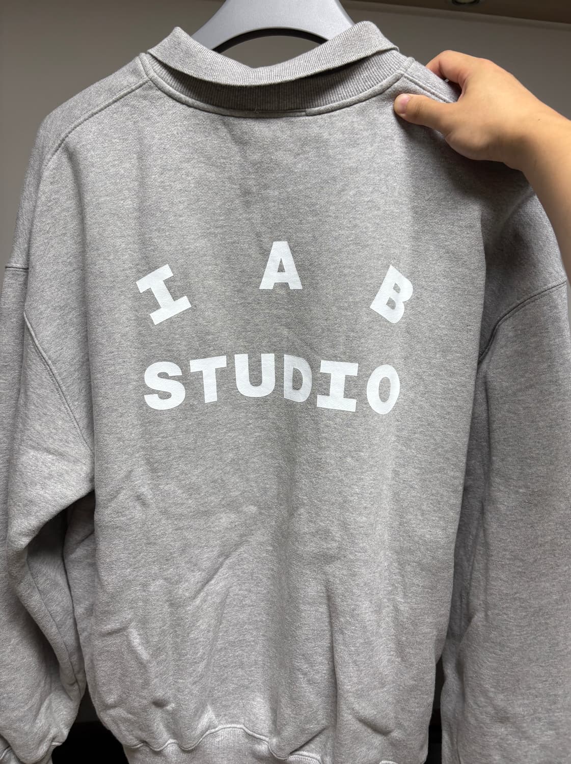 IAB Studio 카라맨투맨 L 상품이미지2