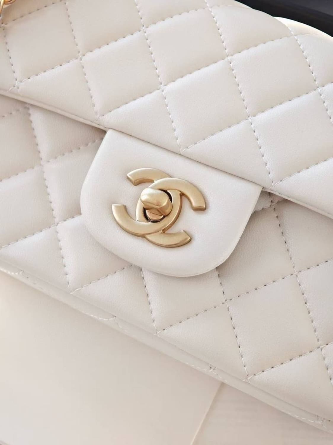 샤넬 핸들 미니 플랩 백 상품이미지5