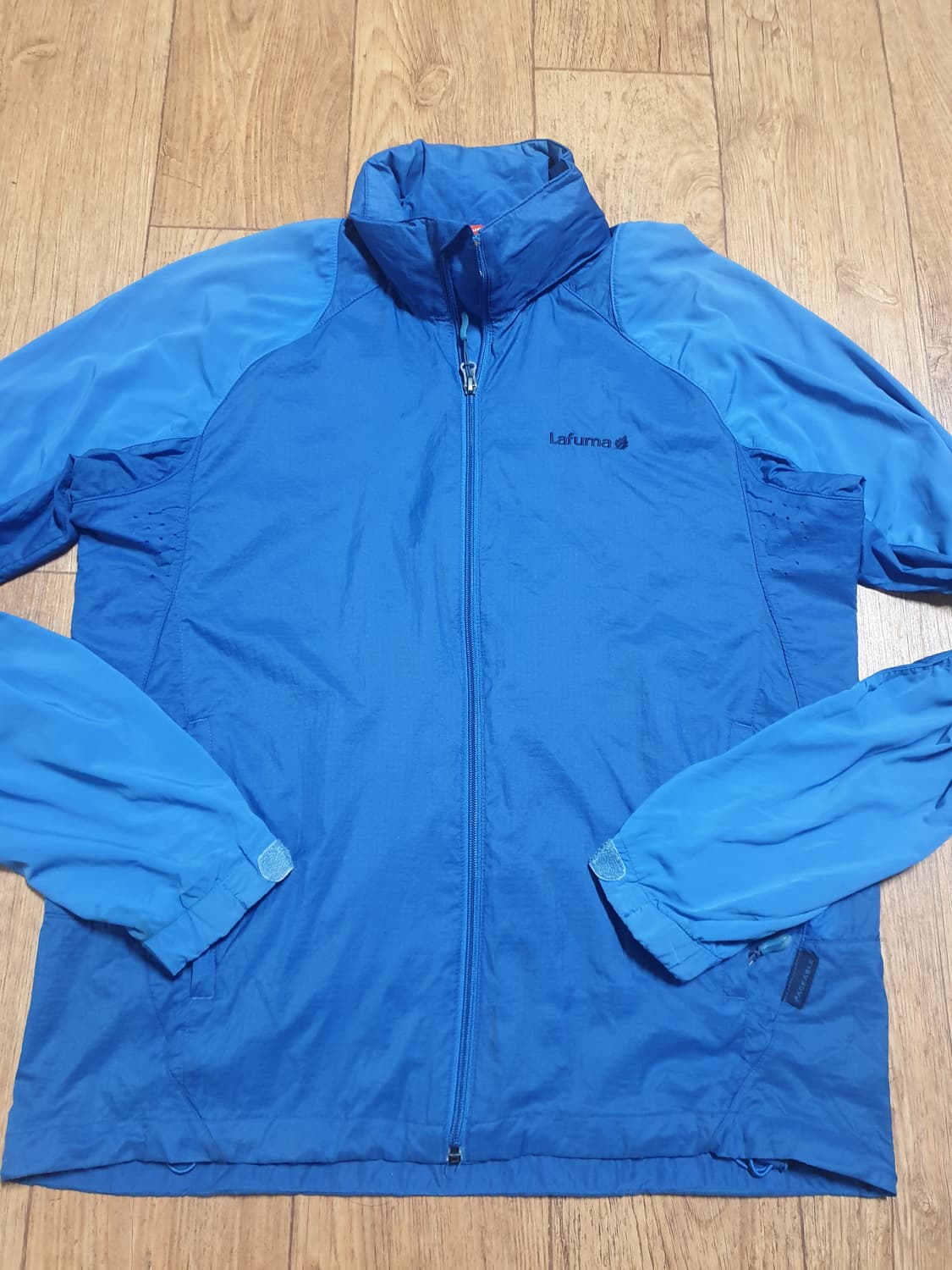 1228 라푸마 아웃도어 바람막이 100 사이즈입니다 상품이미지2