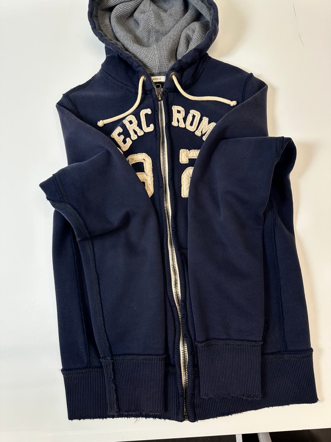 아베크롬비 스펠로고 후드집업 네이비 M 상품이미지5