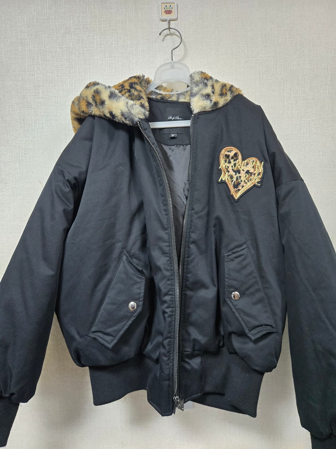 Guess 게스 블랙 호피 하트 패딩 레오파드 잠바 상품이미지2