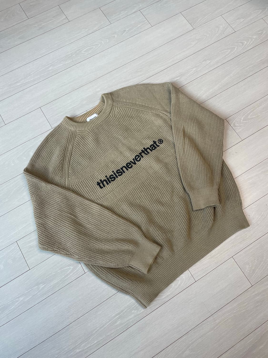 디스이즈네버댓 로고 니트 상품이미지1