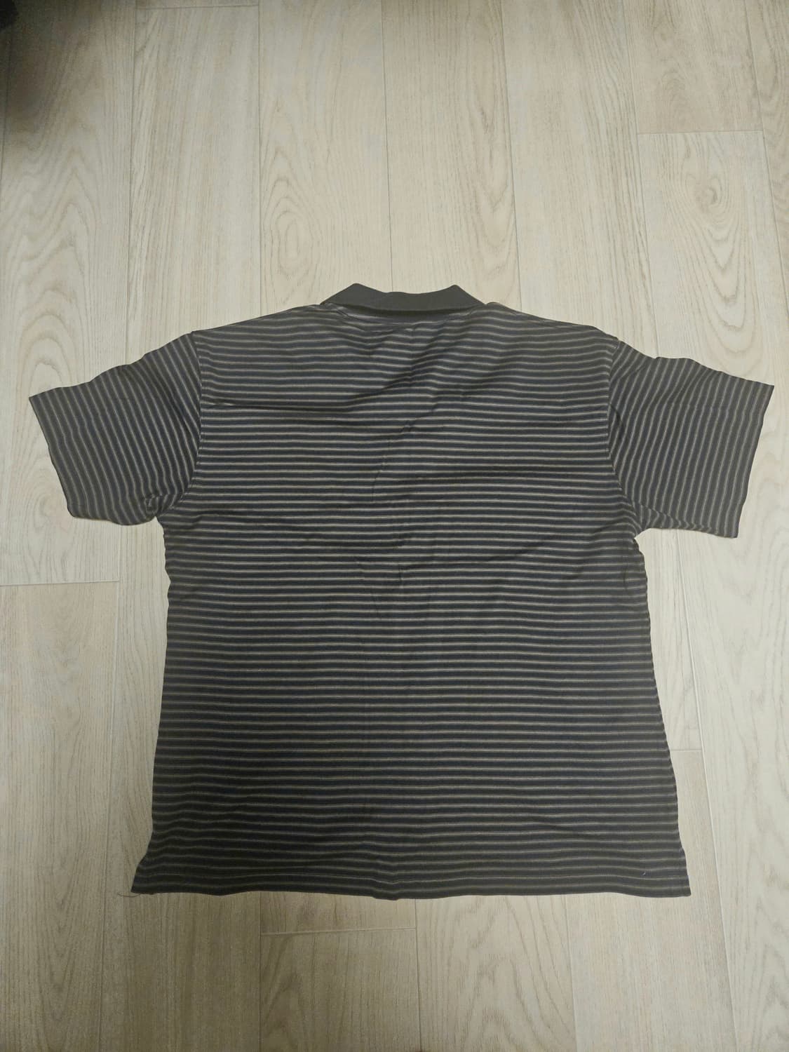 어나더오피스 / Brief stripe 카라티 차콜 / 1 상품이미지2