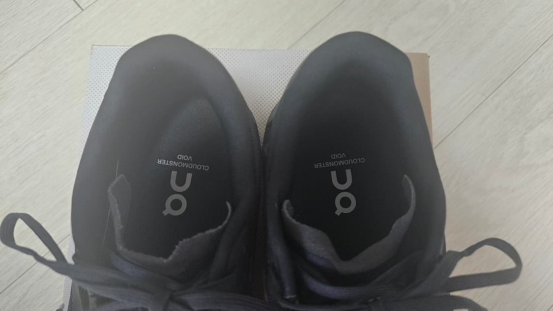 온 러닝 클라우드몬스터 보이드 블랙 265 상품이미지4