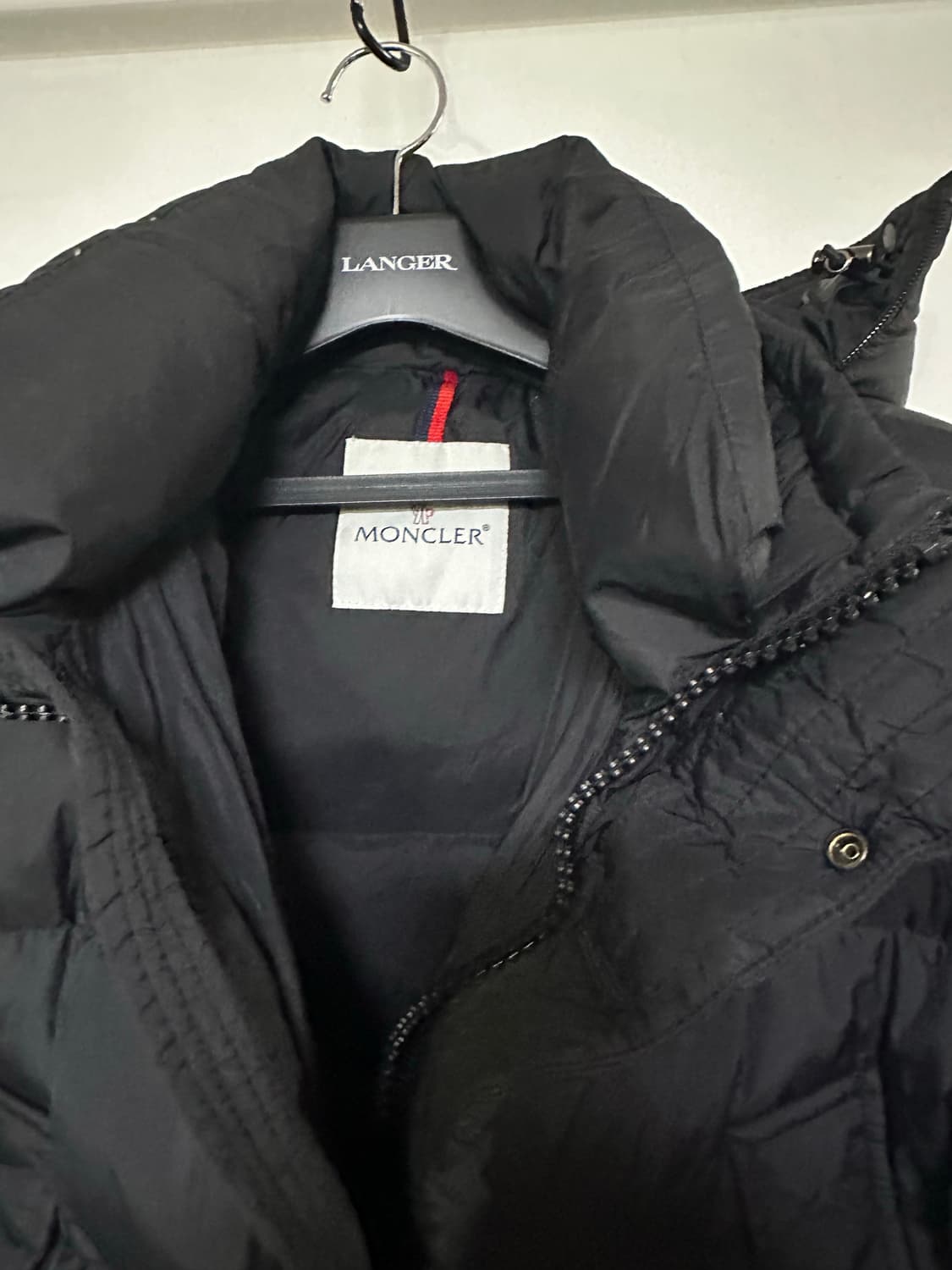 몽클레어 블랙 패딩 상품이미지3