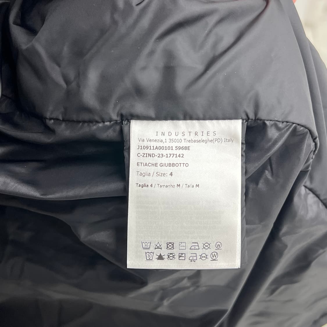 24ss 몽클레어 에티아슈 후드바람막이 블랙 (4) 상품이미지8