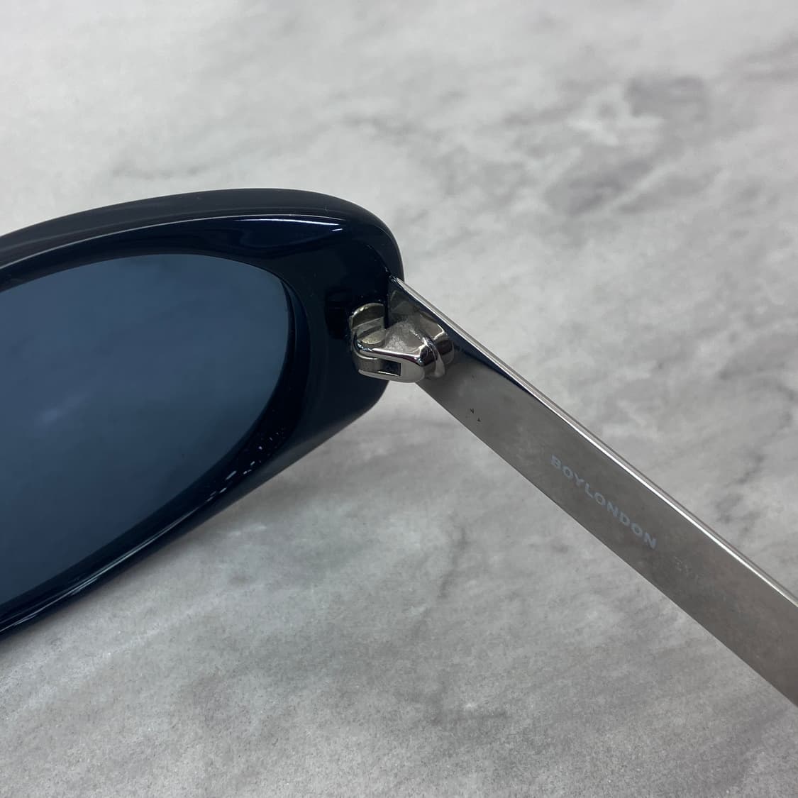 D12 보이런던 BOYLONDON 블랙 실버 오벌 콤비 선글라스 상품이미지3