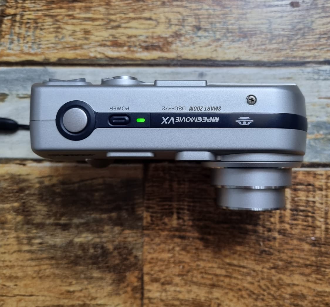 소니 사이버샷 디지털 카메라 DSC-P72 팝니다. 상품이미지3