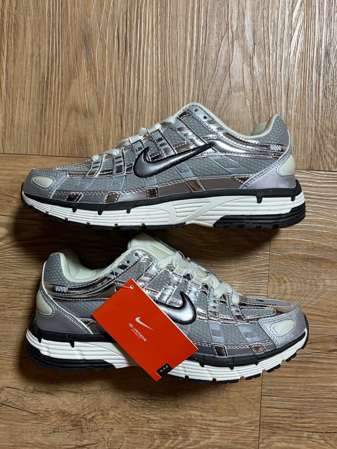 나이키 / p6000 메탈릭 실버 / 255 상품이미지4