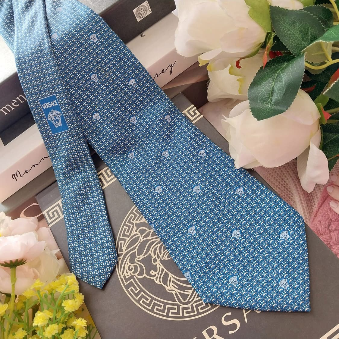 베르사체 실크 블루 메두사 패턴 넥타이 9.4cm A+등급 K1311
 상품이미지2
