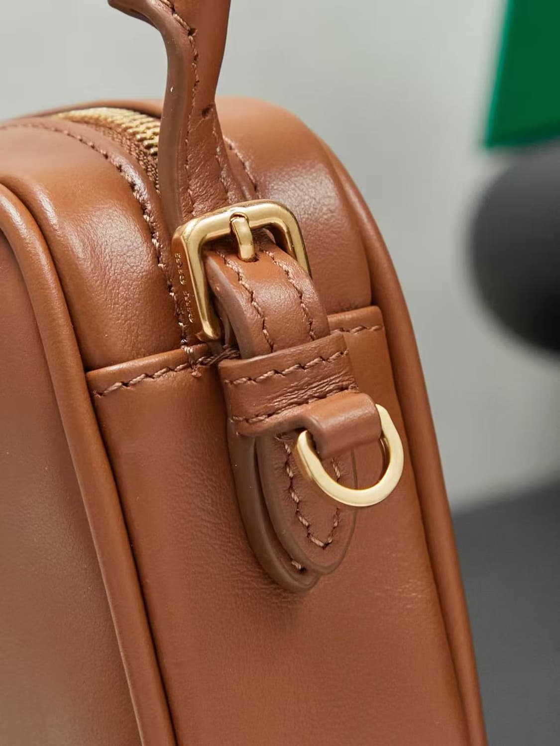 미우 미우 레더 파우치 꼬냑 상품이미지3