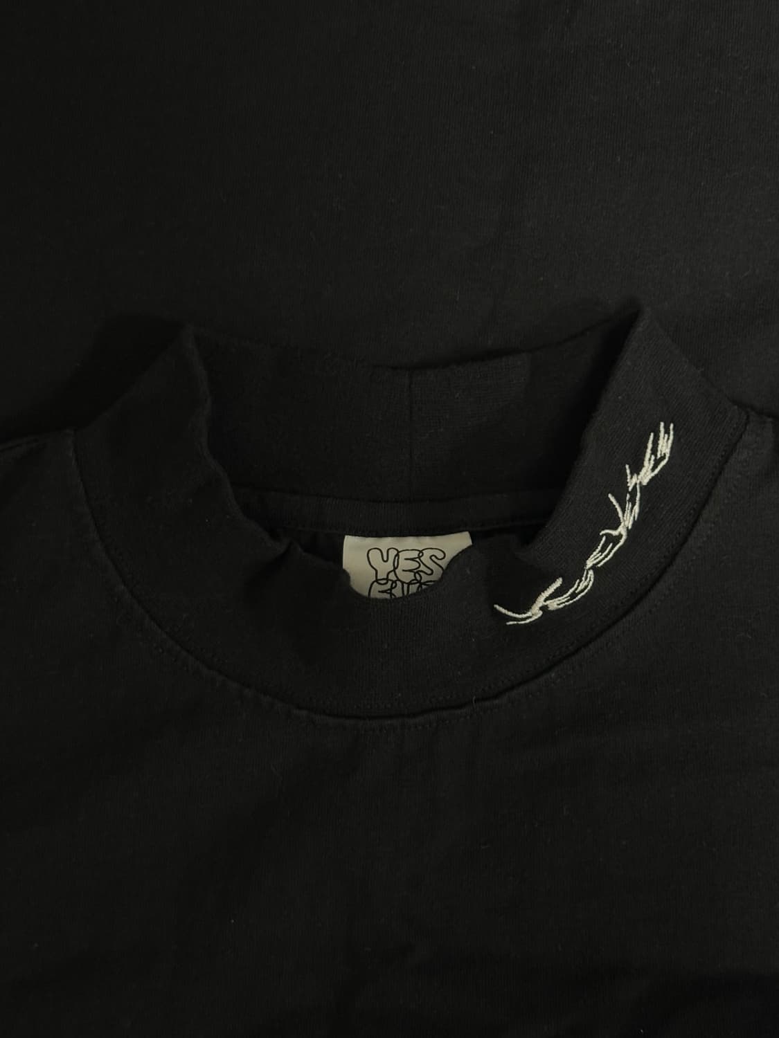 예스아이씨 Y.E.S Mock Neck L/S BK 상품이미지7