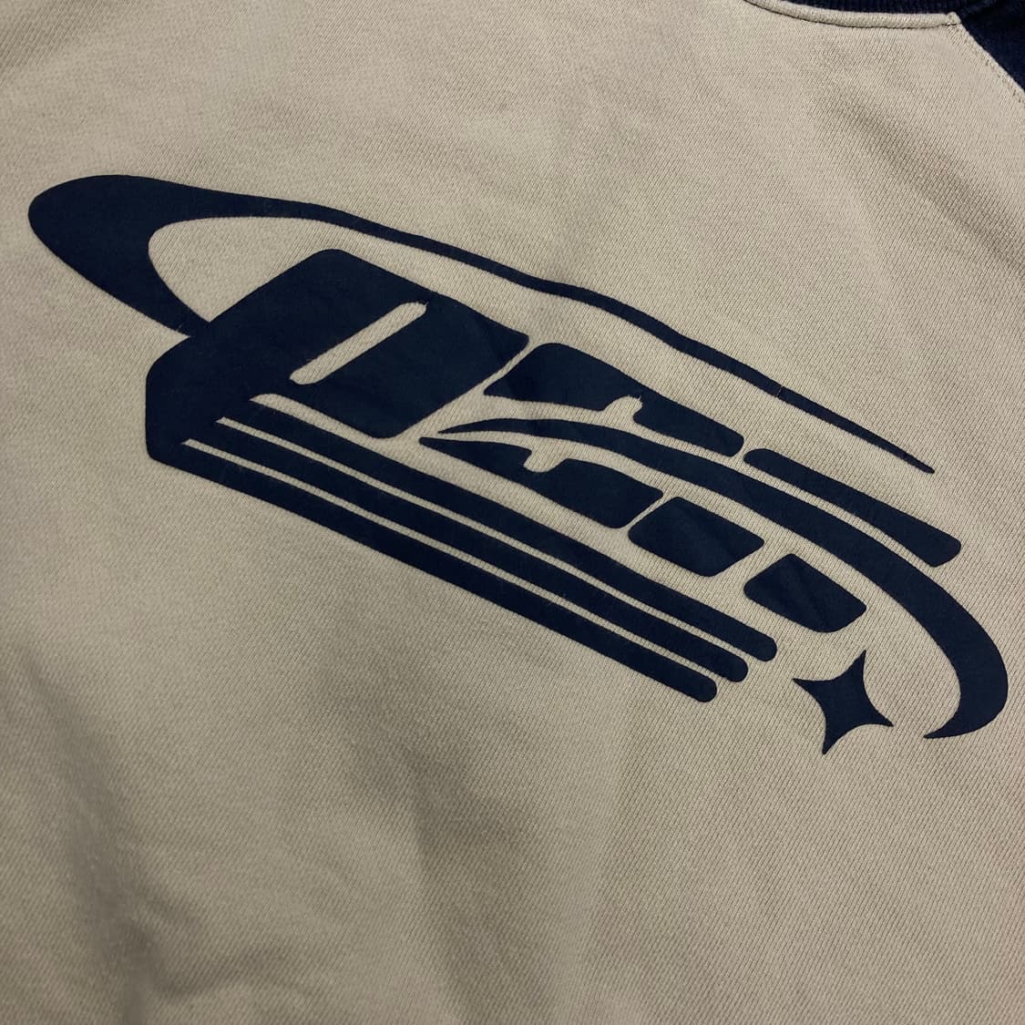 꼼파뇨 스튜디오 믹스 컬러 빅로고 맨투맨 상품이미지2