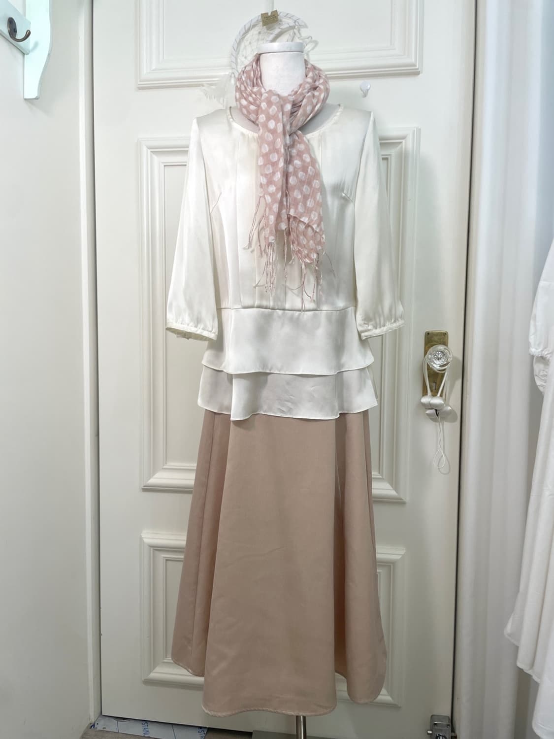 ivory satin pleats ruffle blouse(size-S) 상품이미지9