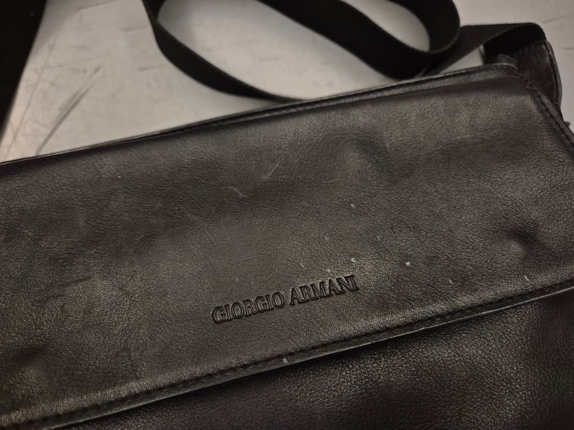 00s 조르지오 아르마니 레더 크로스백 상품이미지5