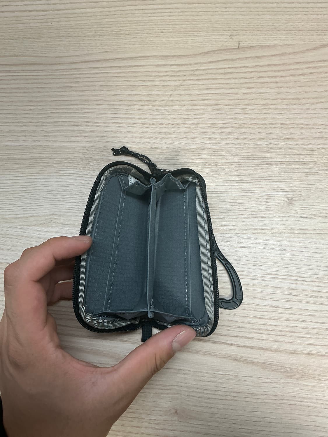 몽벨 지갑 + 카라비너 판매합니다 상품이미지3