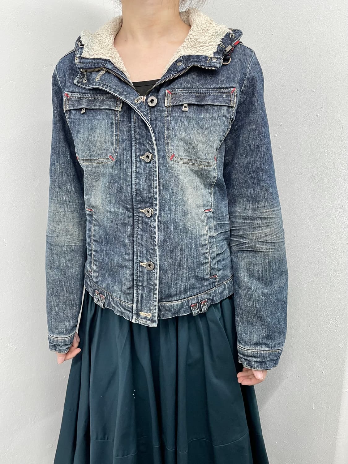 A6 y2k 버튼 데님 퍼 자켓 상품이미지4