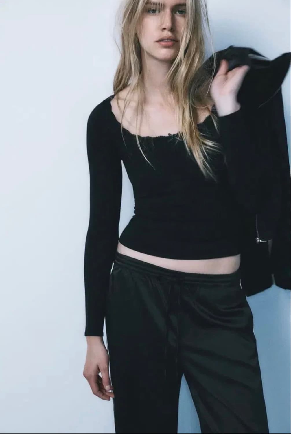 Zara 블랙 롱슬리브 상품이미지1