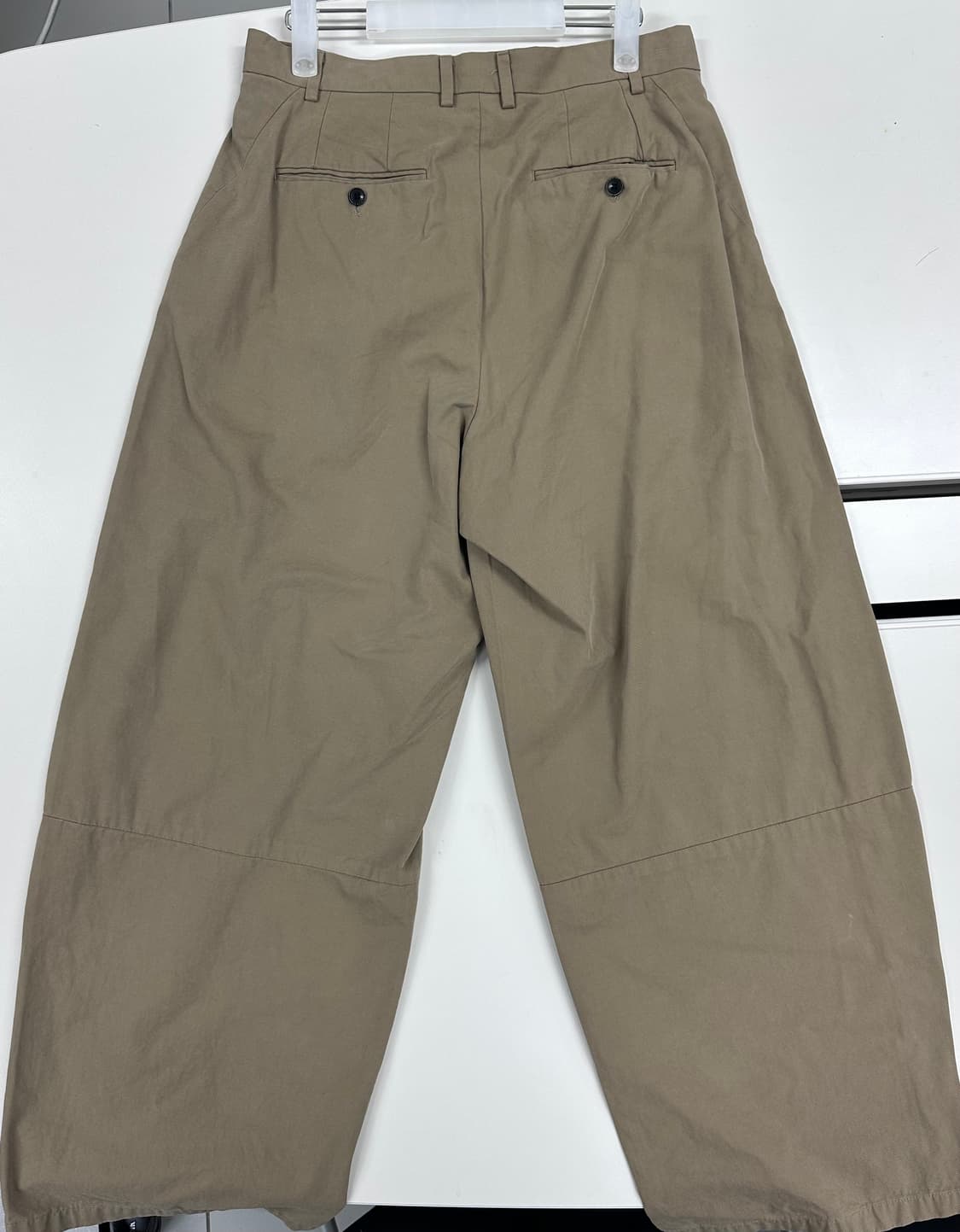 [3] 해칭룸 Wide Curve Trousers Beige 상품이미지4