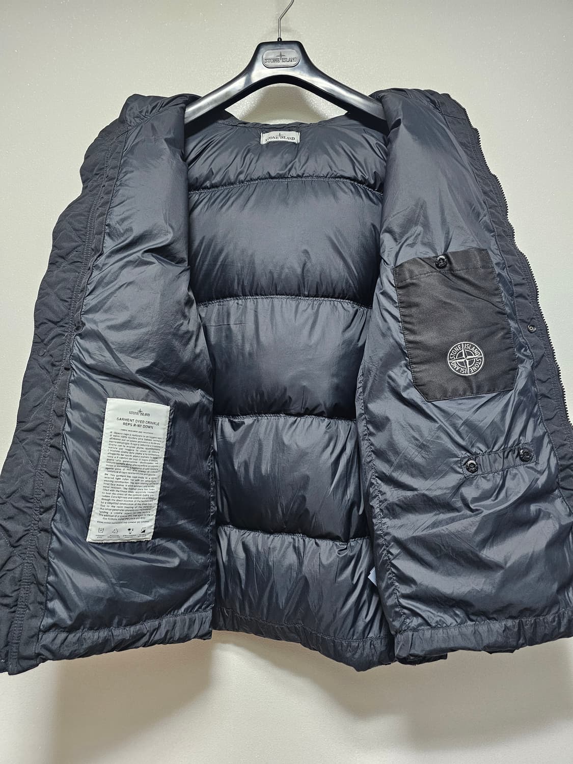 스톤아일랜드 크링클랩스 다운 패딩 24FW

 상품이미지5