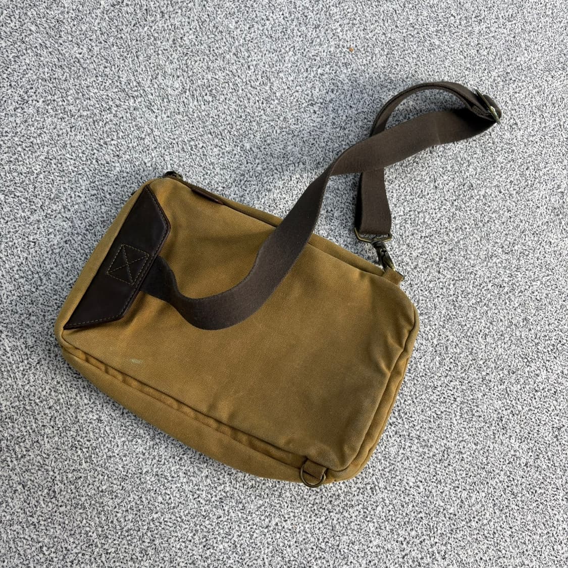 투미 캔버스 크로스백 메신저백 0409J 상품이미지2