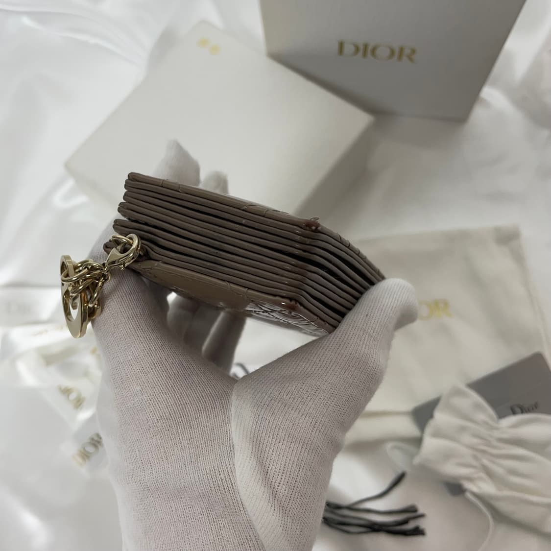 디올 레이디 아코디언 카드지갑 페이던트 A급 풀세트 베이지 상품이미지5