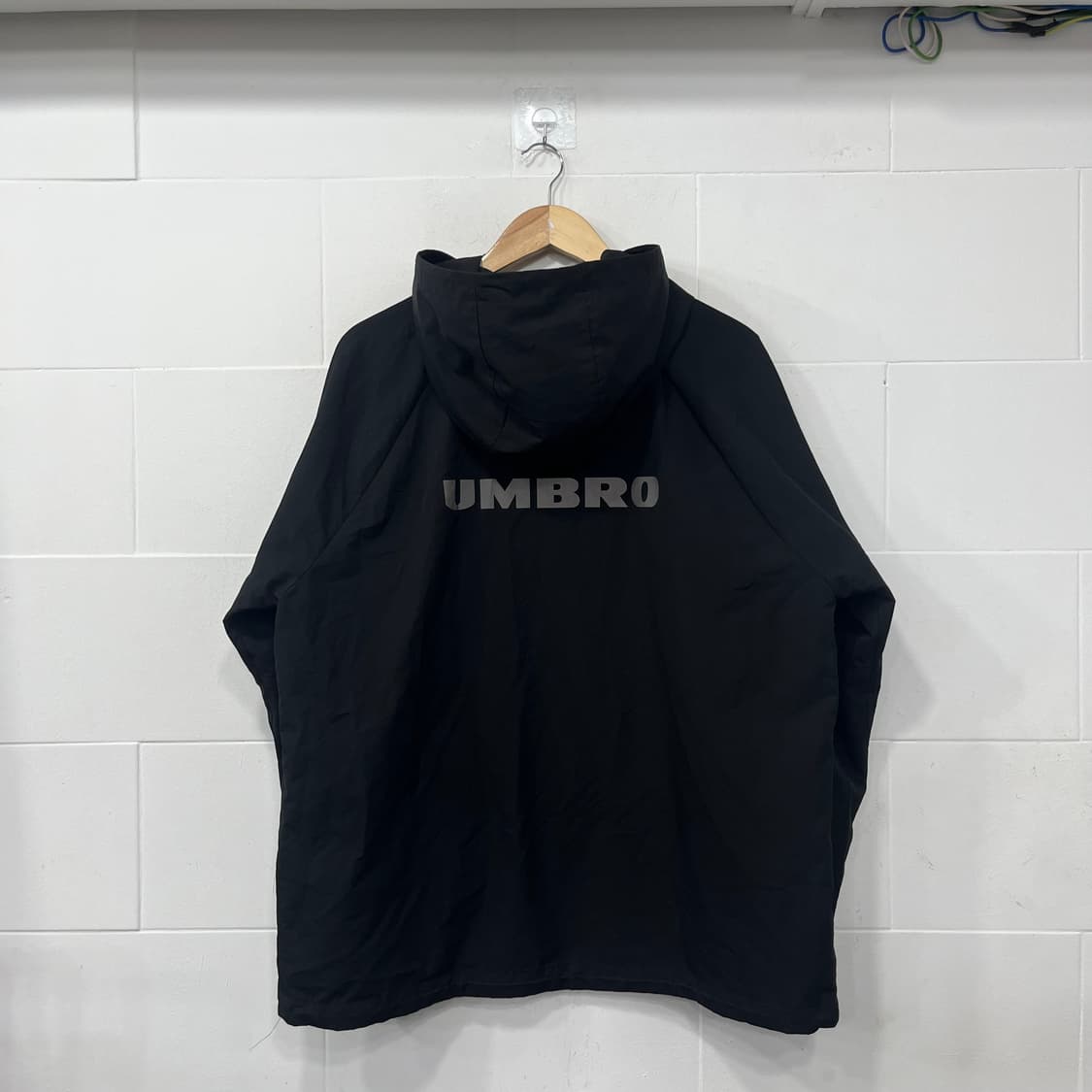 엄브로 바람막이 상품이미지3