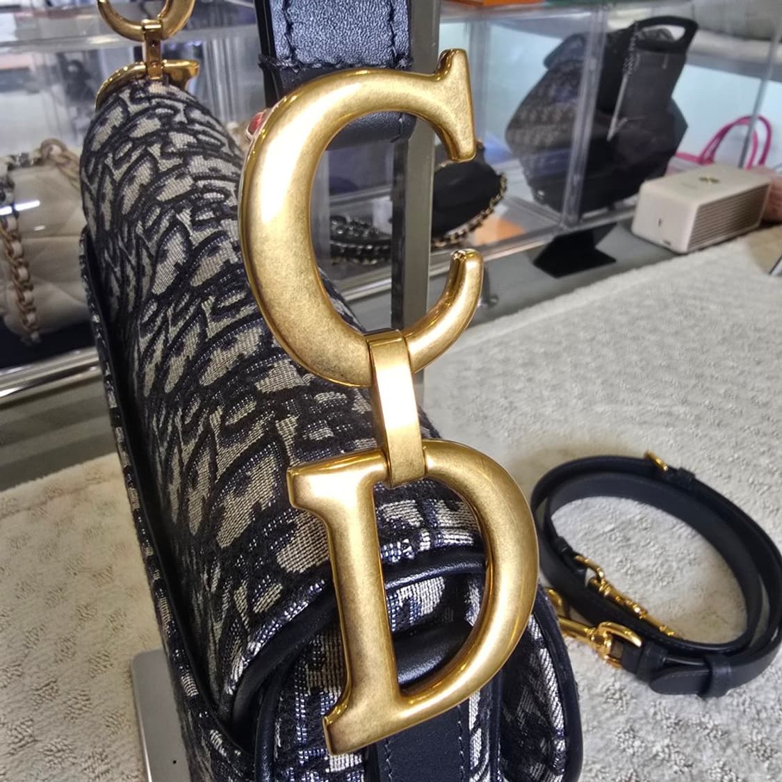 [중고/정품] 디올 새들 스트랩백 미디움 상품이미지5