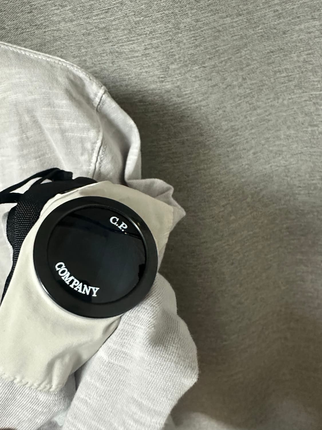 (105) CP컴퍼니 롱슬리브 라이트그레이 상품이미지3