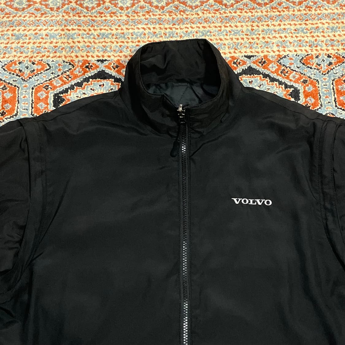 볼보 블랙 누빔 바람막이 점퍼 남성100 상품이미지2