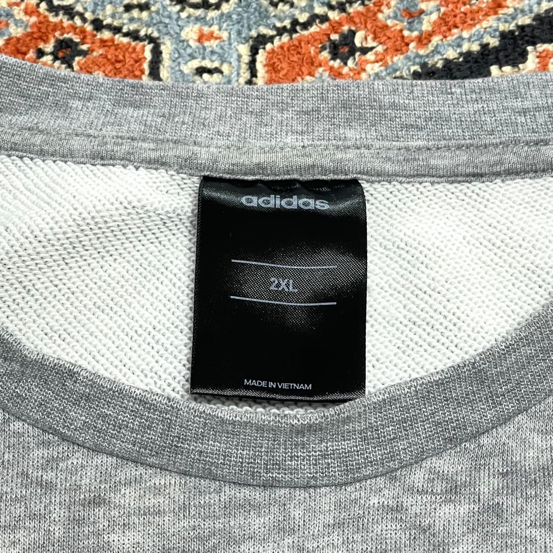 아디다스 스펠로고 그레이 맨투맨 남성2XL 상품이미지3