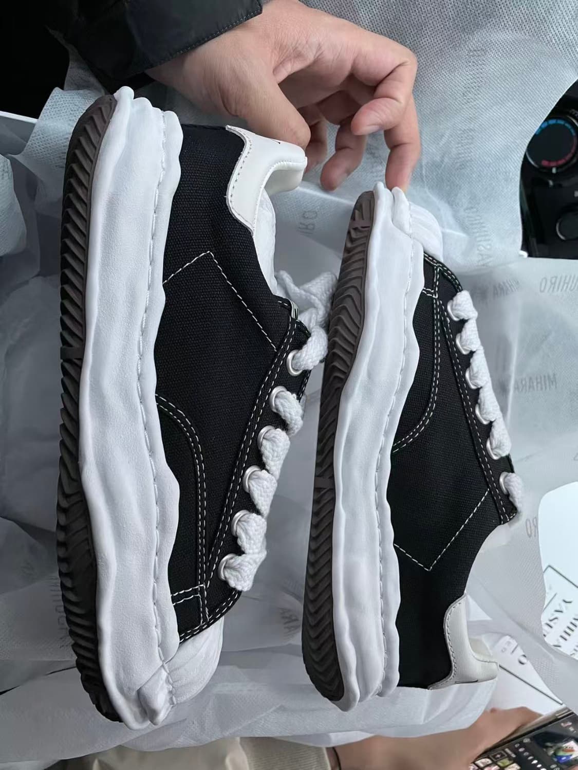 메종 미하라 야스히로 행크 OG 솔 캔버스 로우탑 스니커즈 블랙 상품이미지2