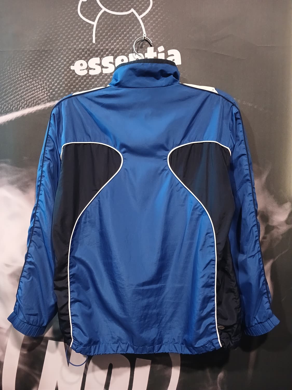 엄브로 올드스쿨 바람막이 상품이미지4