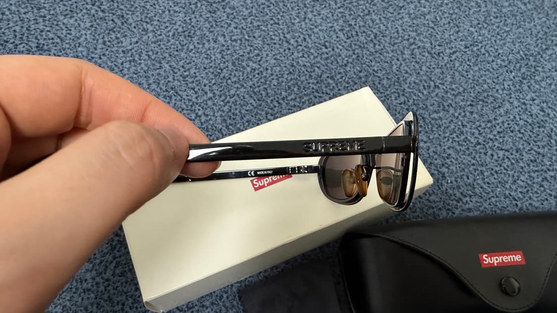 슈프림 18SS EXIT 선글라스 블랙 상품이미지4