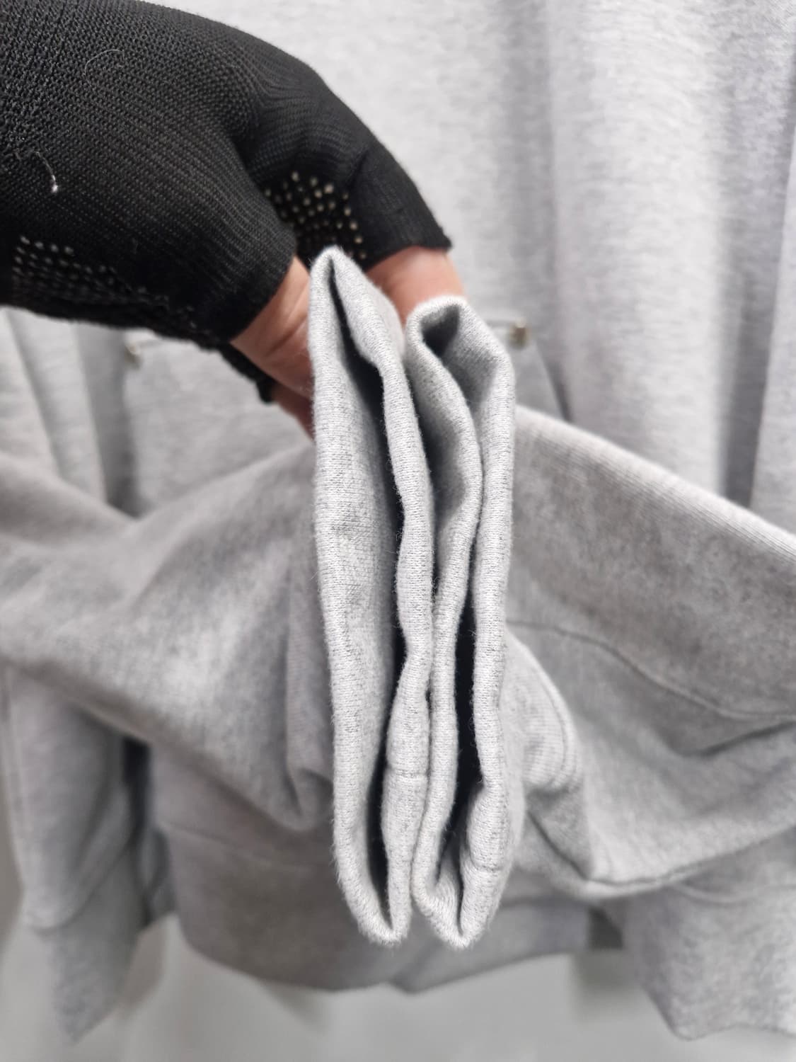 110XXL 트리밍버드 멀티포켓 오버핏 맨투맨 (회색) 상품이미지4