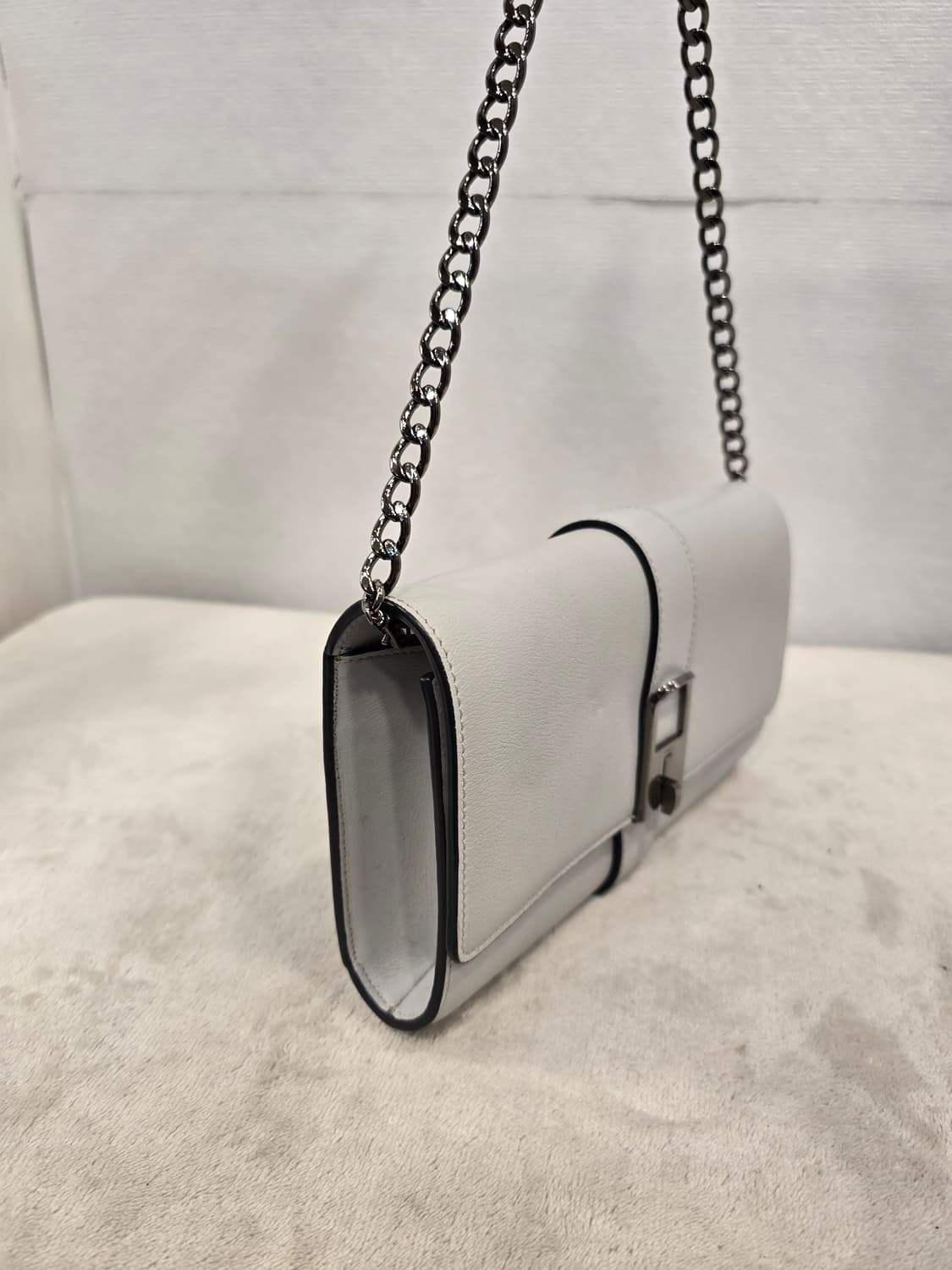 로사케이 아이보리 체인 크로스백 겸 클러치백 가방 상품이미지3